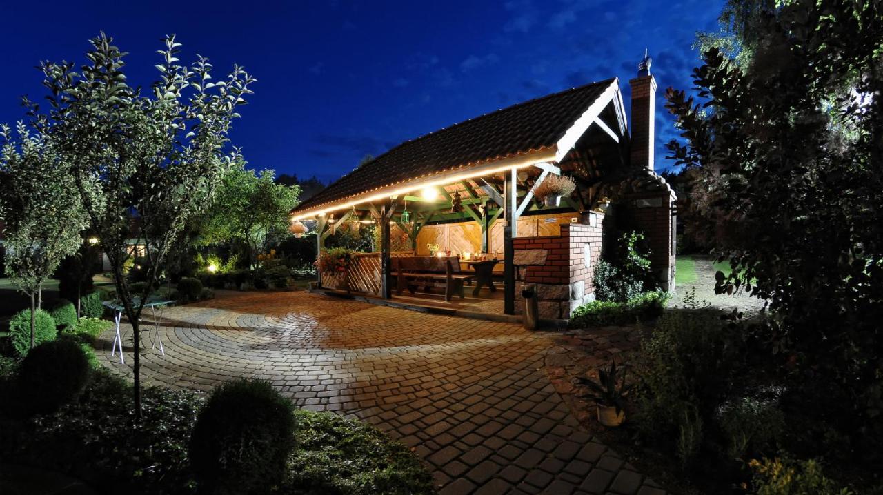 Szumi Las Events & Apartments Regimin المظهر الخارجي الصورة